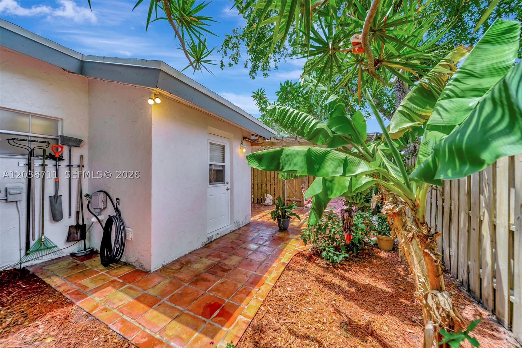APPLE CREEK - Residential