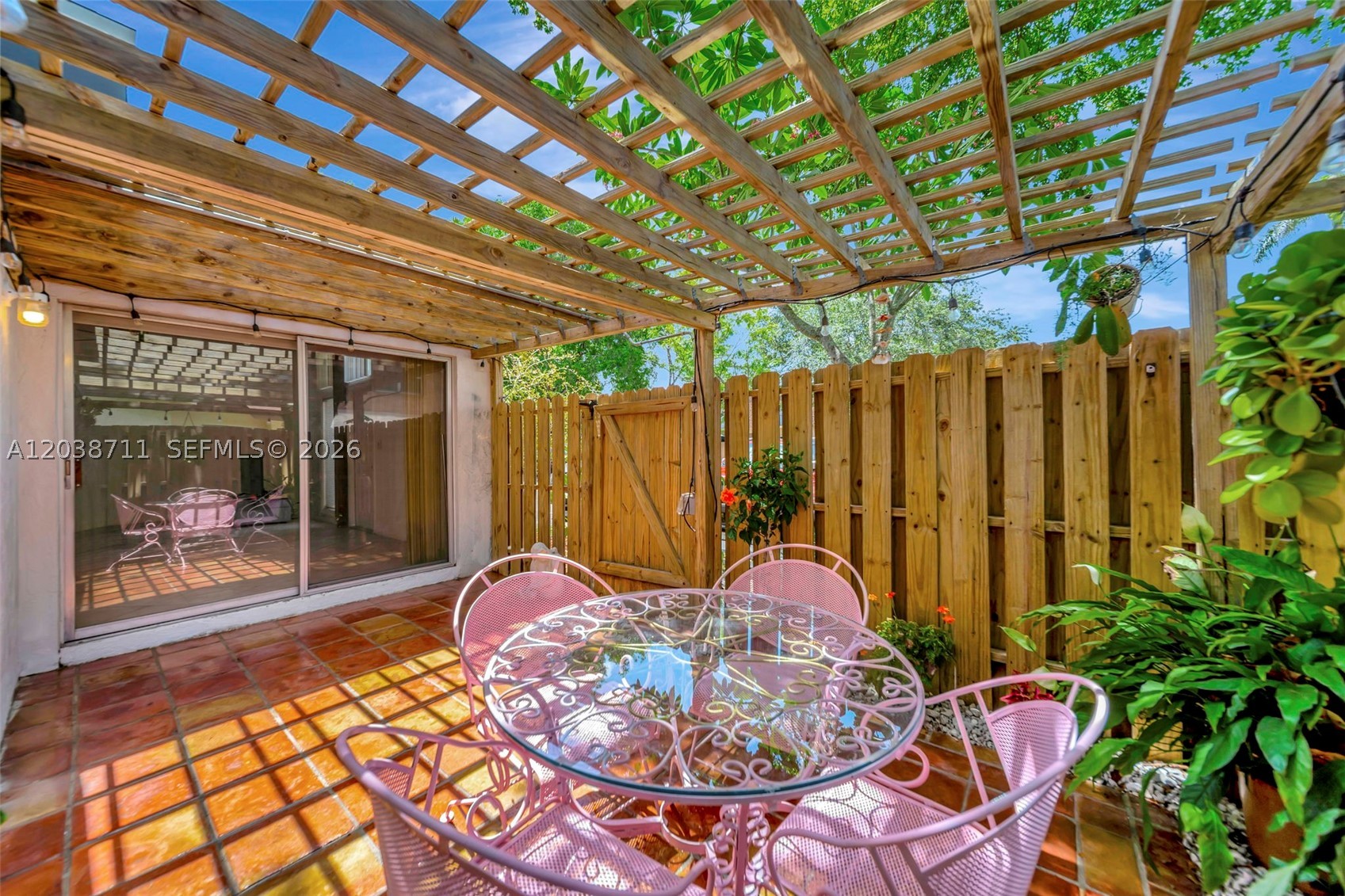 APPLE CREEK - Residential