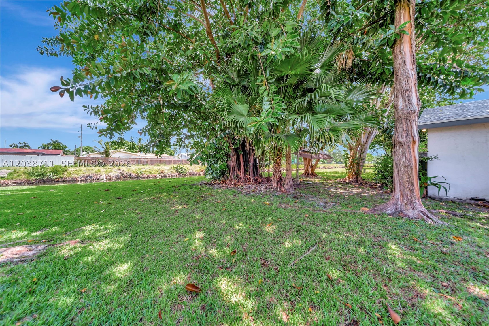 APPLE CREEK - Residential