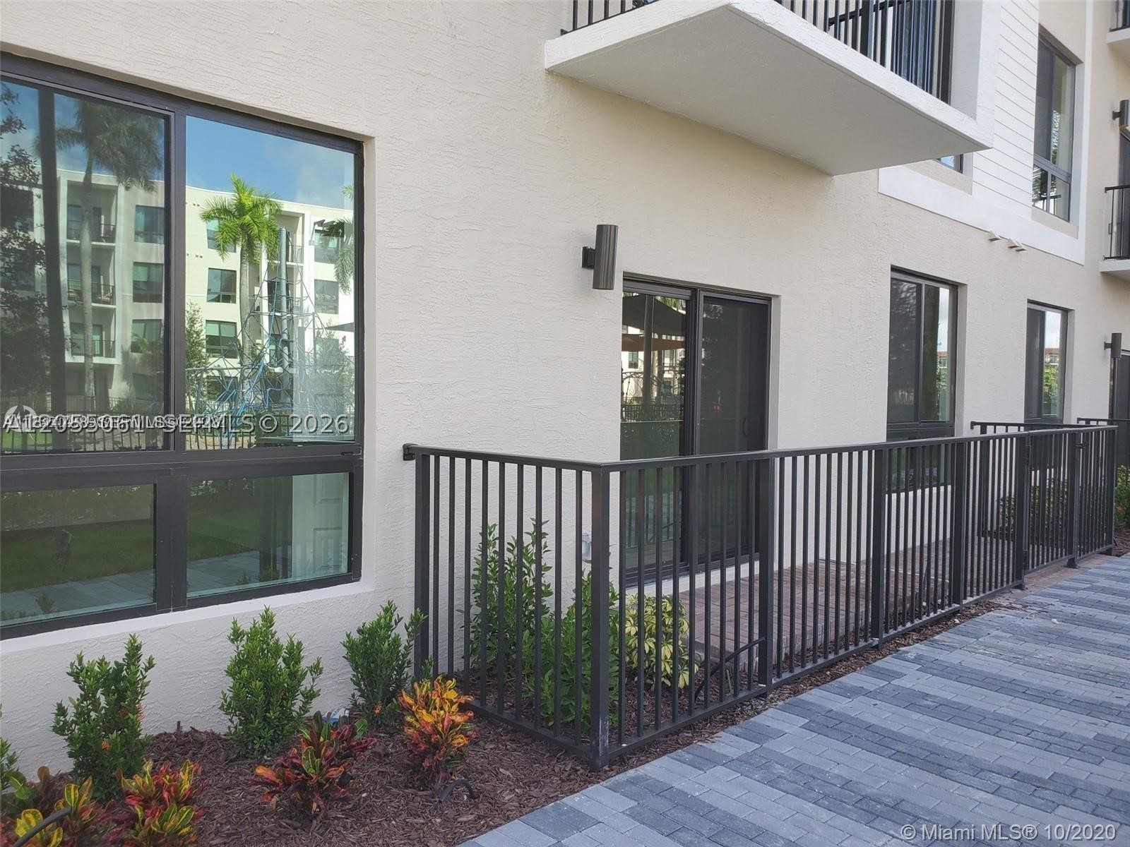 DOWNTOWN DORAL SOUTH PHAS - Residential Lease