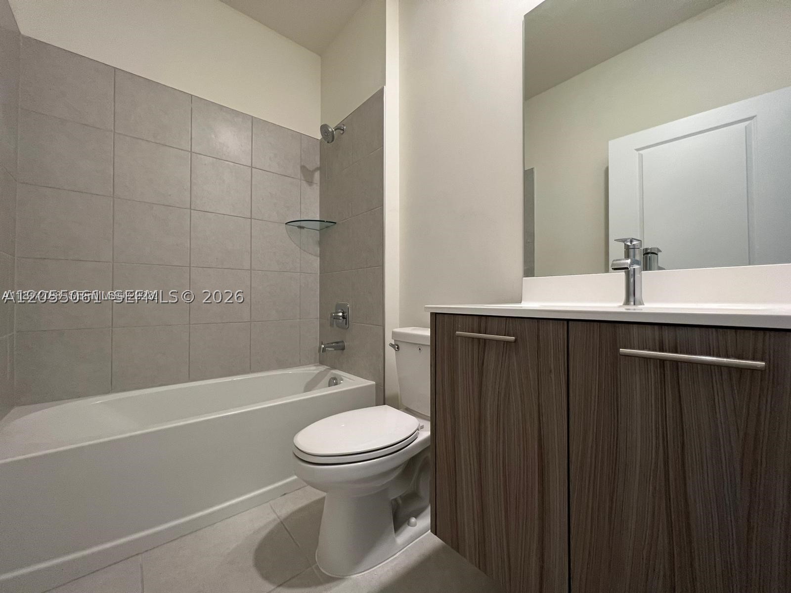 DOWNTOWN DORAL SOUTH PHAS - Residential Lease
