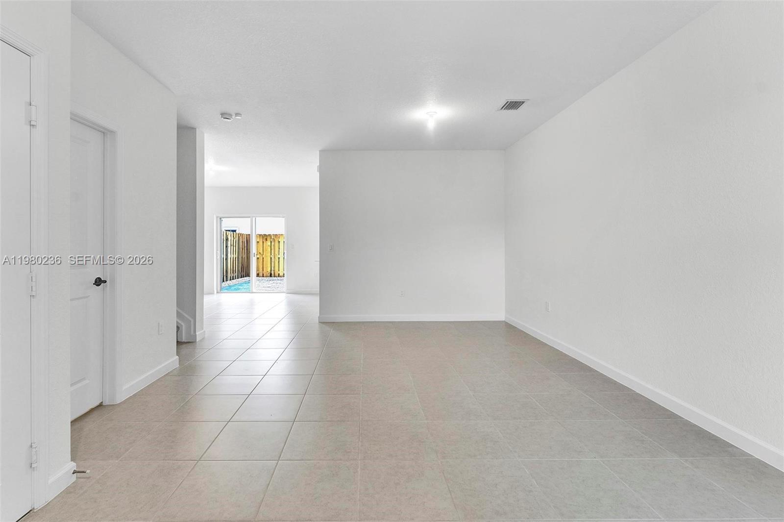 WYNDHAM LAKES PLAZA - Residential
