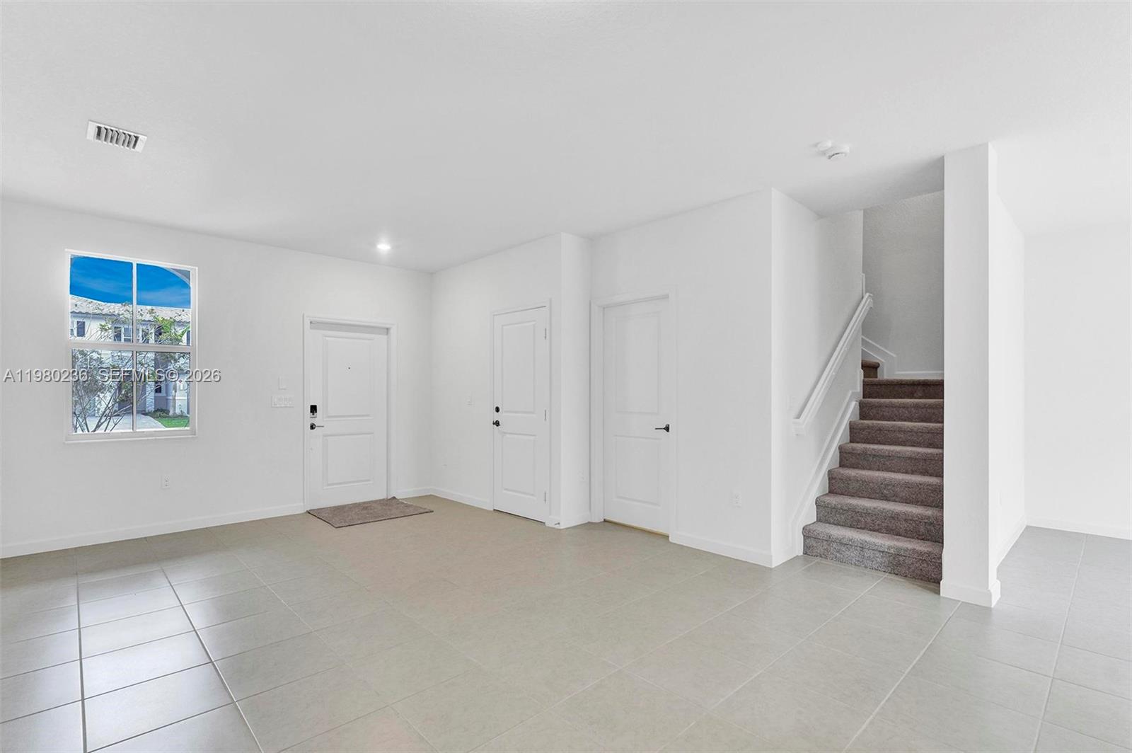 WYNDHAM LAKES PLAZA - Residential