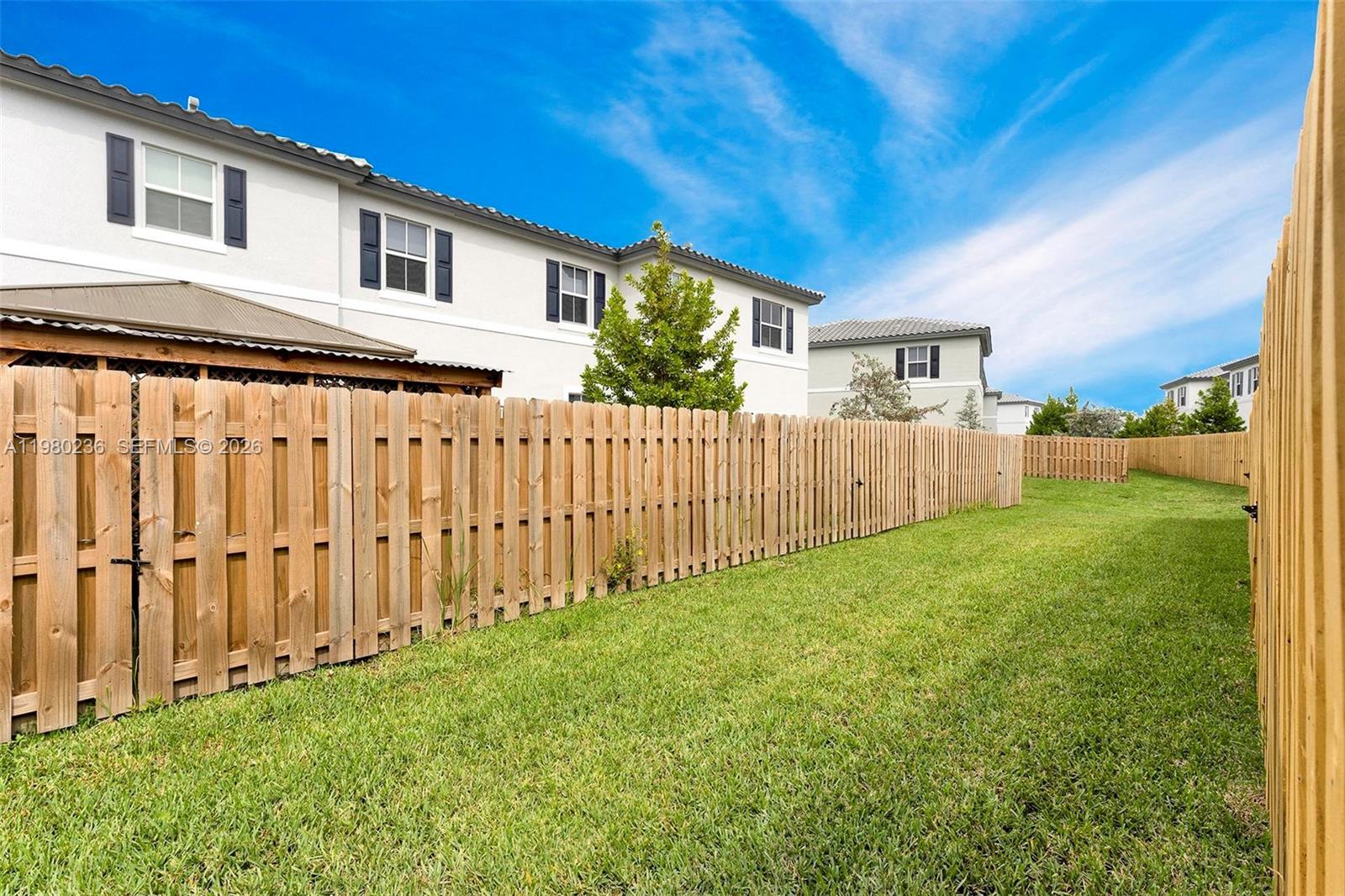 WYNDHAM LAKES PLAZA - Residential