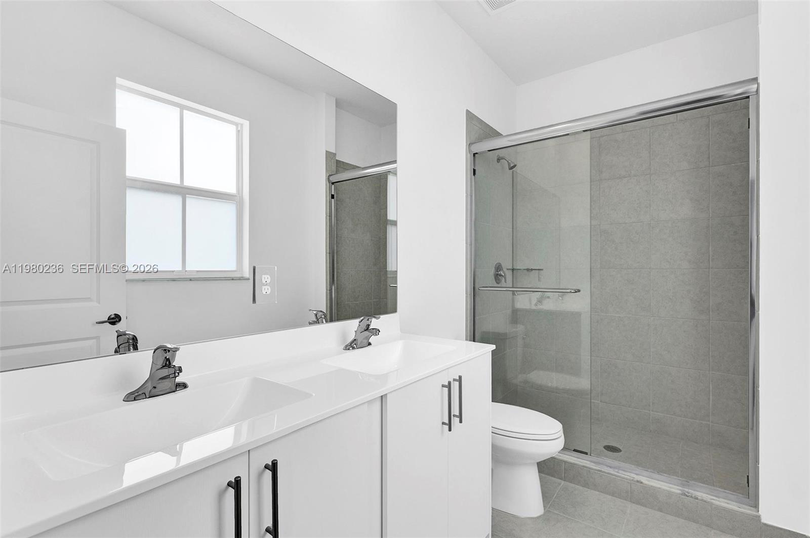 WYNDHAM LAKES PLAZA - Residential