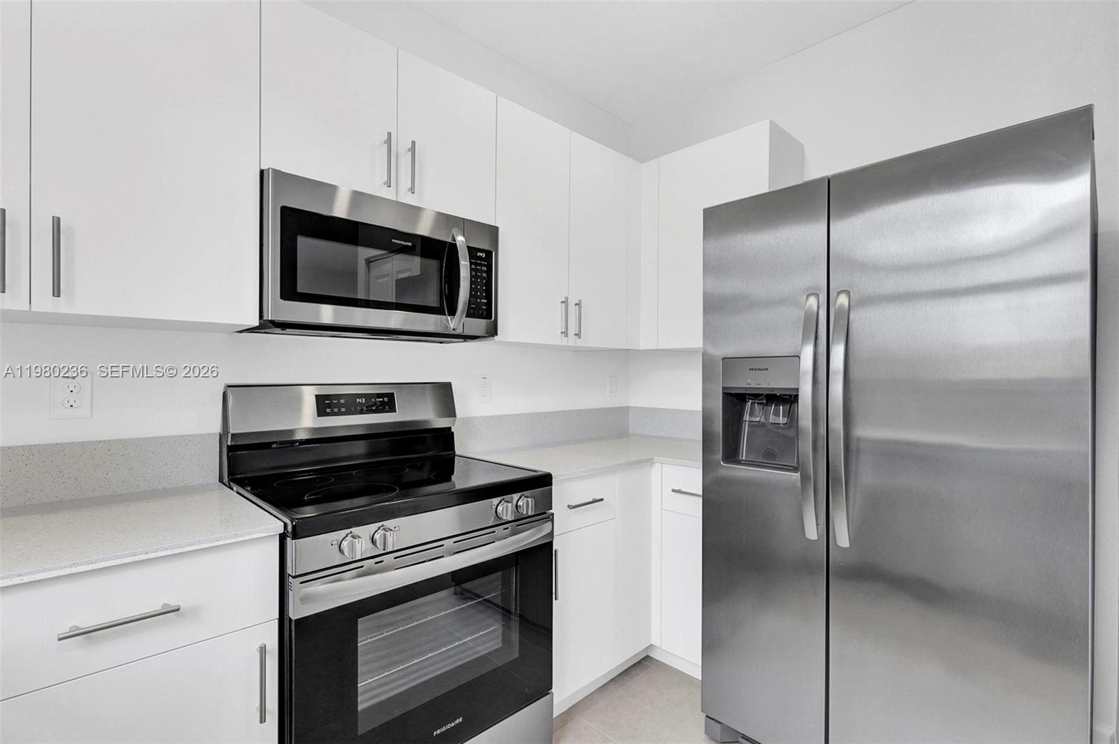 WYNDHAM LAKES PLAZA - Residential