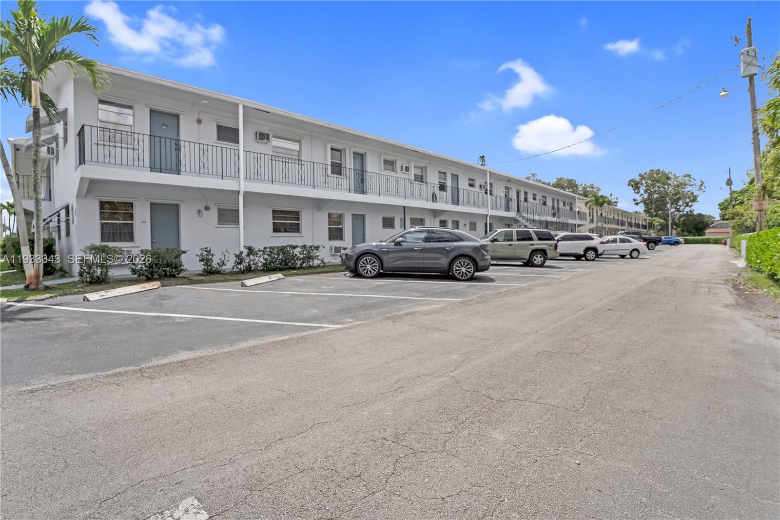 PEMBROKE HOUSE CONDO - Residential