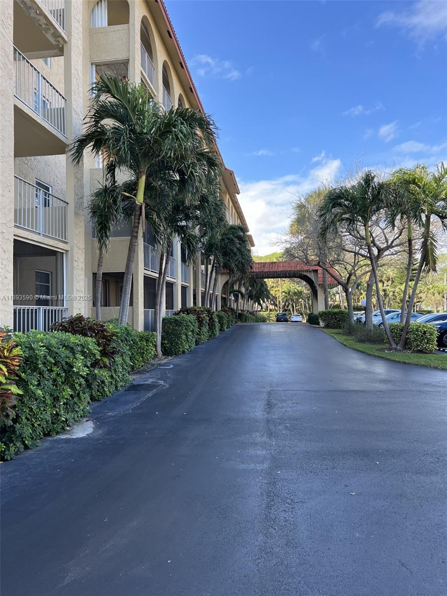 Location, Location, Location!! 2 bedroom 2 bathroom steps from the beach. Walk to restaurants, shops and a bike ride away from Mizner Park. Large Community with lobby, clubhouse, heated pool, BBQ and tennis court. No waiting period to rent. Can be rented monthly (up to 12x a year). Great income property.
