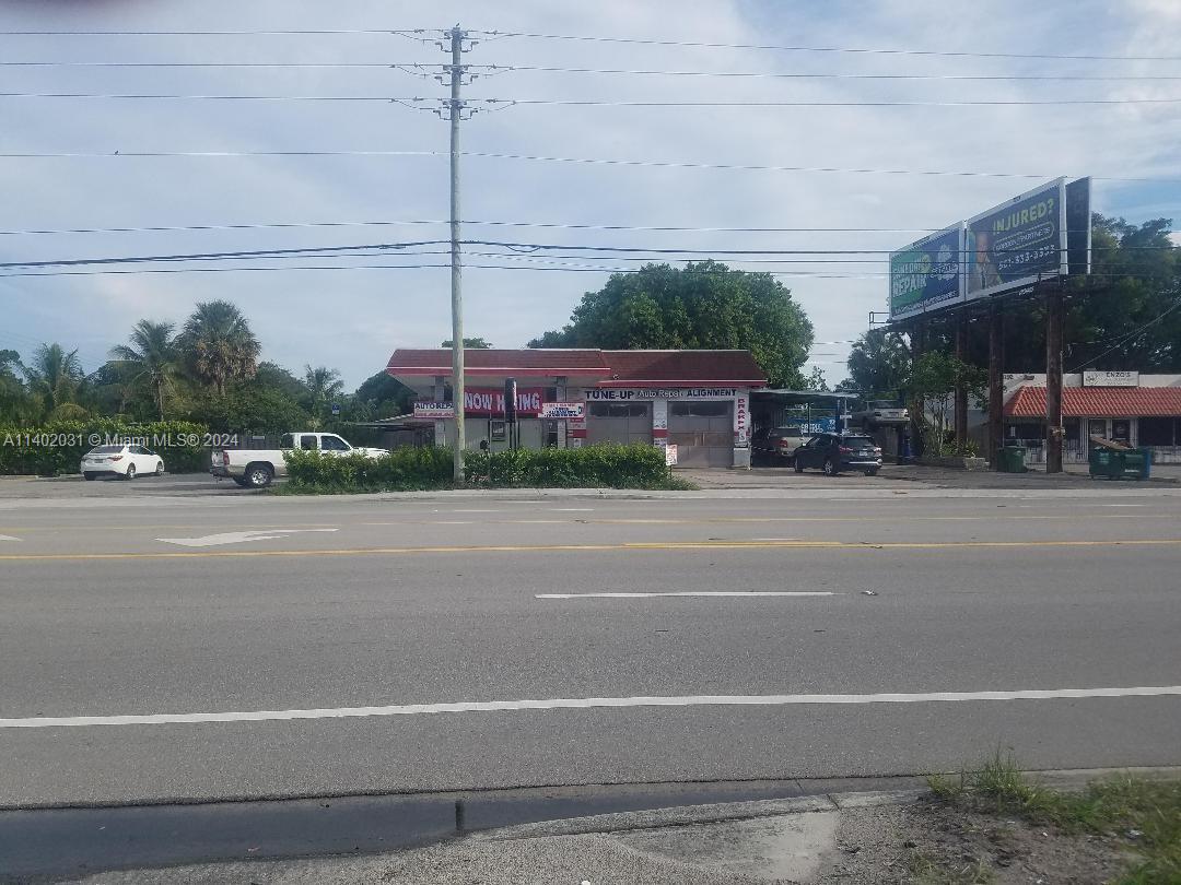 Service station is a car repair shop in a central location in Palm Springs FL 33461 is completely fenced around. The repair shop has an office and has 4 bays 2 indoors and 2 outdoors. The property next door is also offered for sale by the same owner. See MLS A11401511 for more information. Both properties may be sold together or individually.
The car repair at 3750 10th Ave N and the bakery/convenience store at 3792 10th Ave N side-by-side properties Please do not speak with tenants.