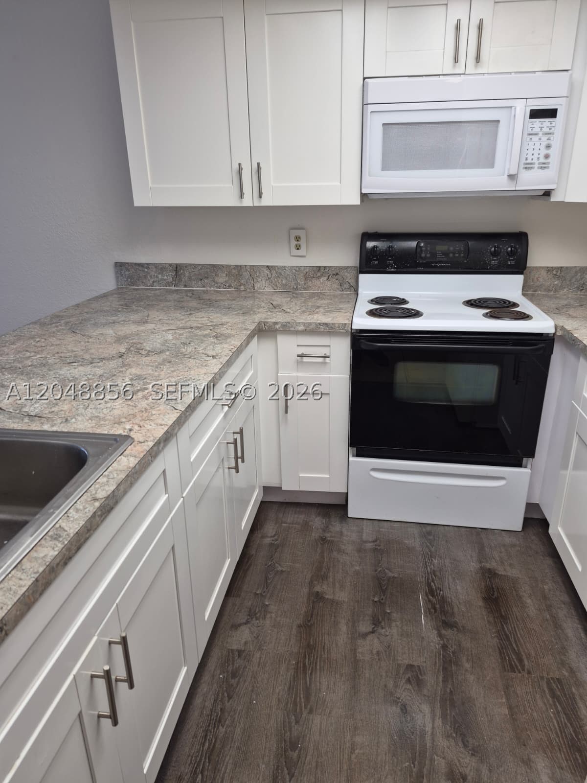 PARKWAY GROVE CONDO PART - Residential Lease