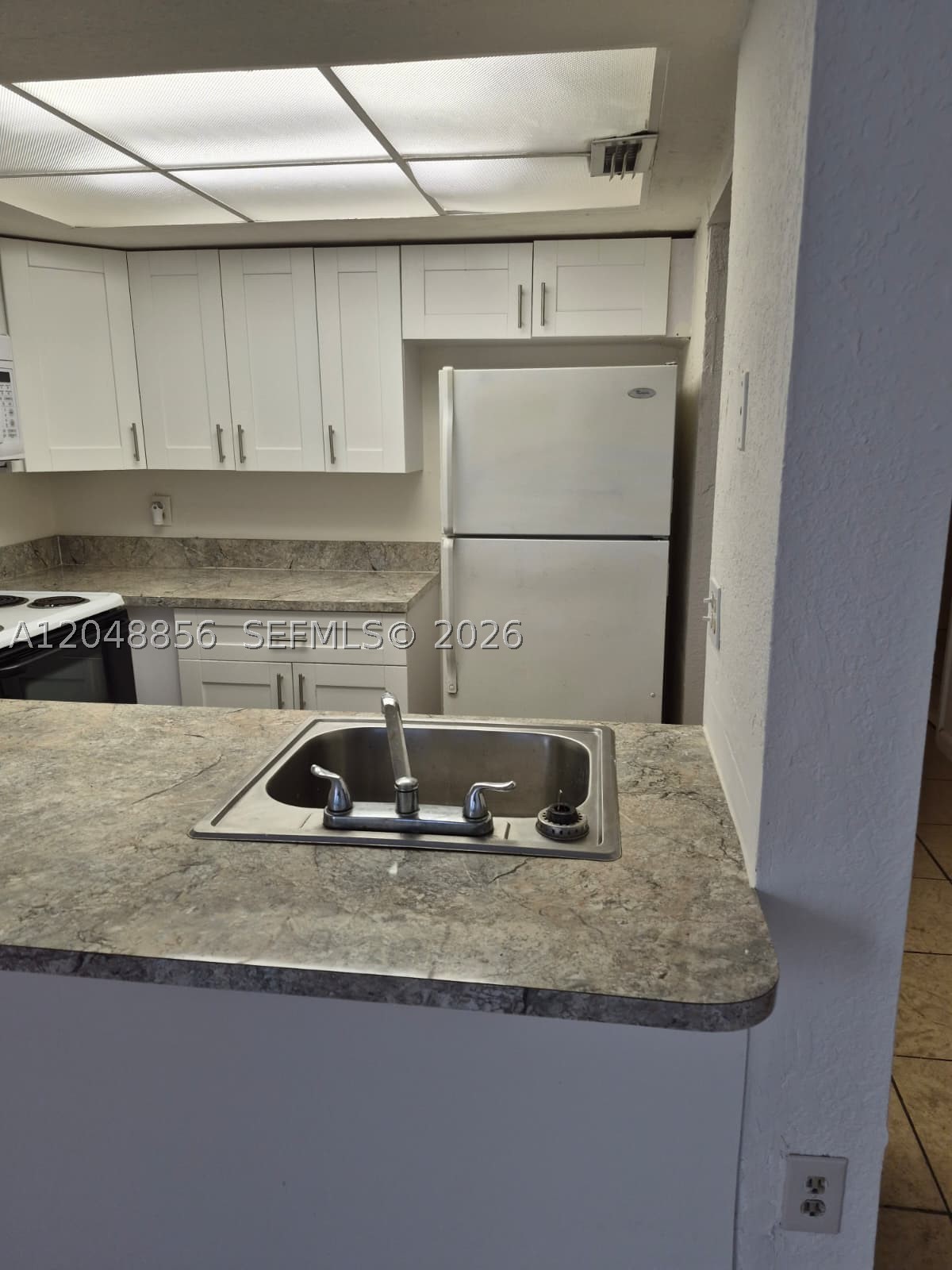 PARKWAY GROVE CONDO PART - Residential Lease