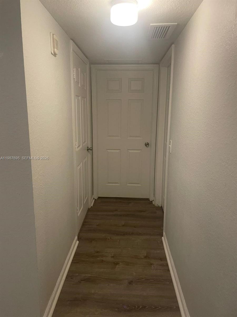 VISTA TRACE 8 CONDO - Residential