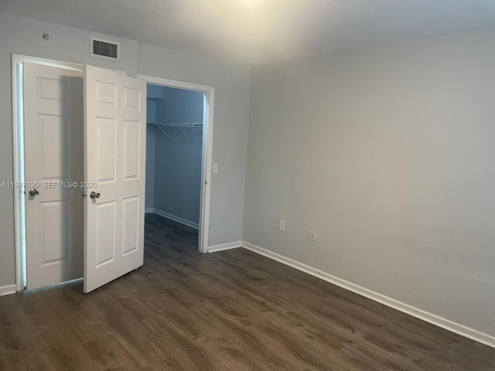 VISTA TRACE 8 CONDO - Residential