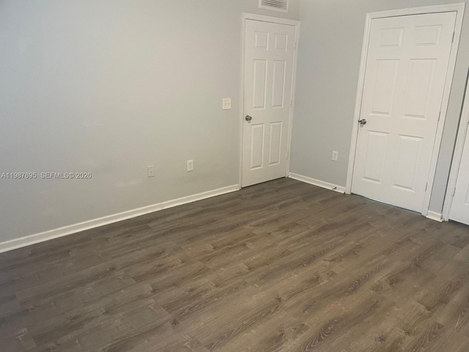VISTA TRACE 8 CONDO - Residential