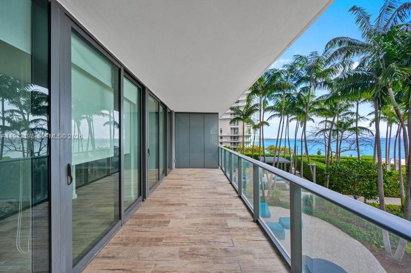 PARAISO BAY CONDO - Residential