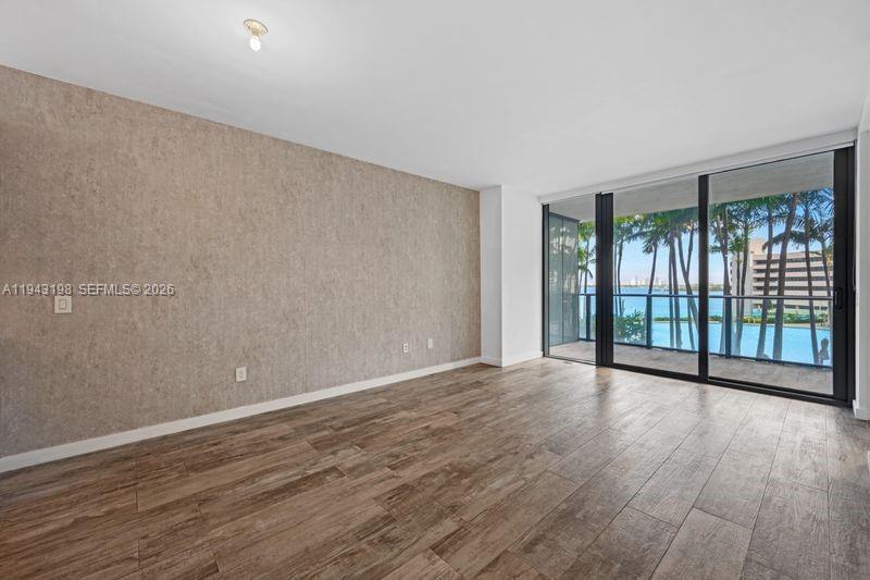 PARAISO BAY CONDO - Residential