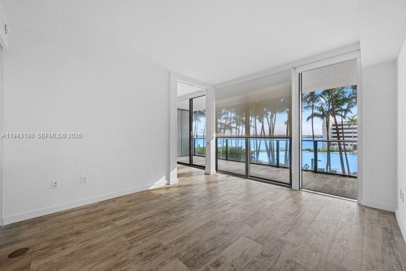 PARAISO BAY CONDO - Residential