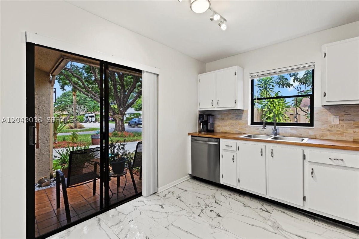 RAINBERRY BAY SEC 1 - Residential