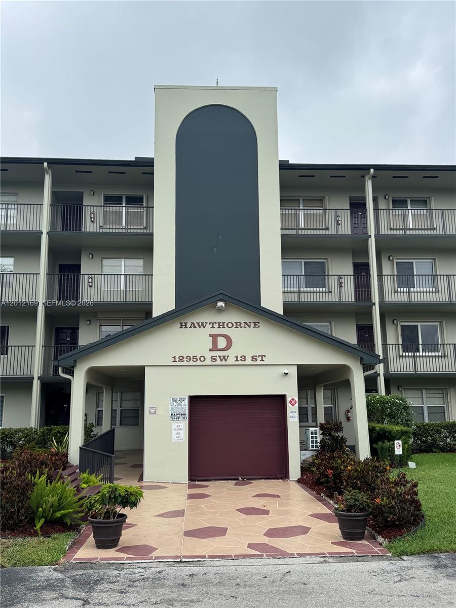 HAWTHORNE AT CENTURY VILL - Residential