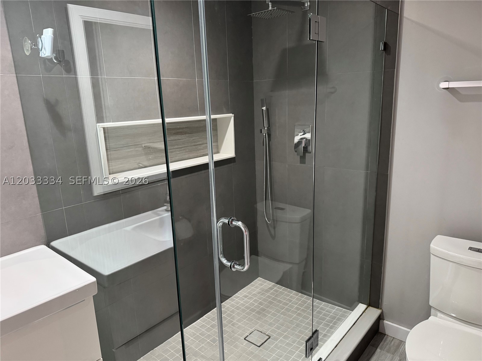 TERRA BELLA - Residential Lease