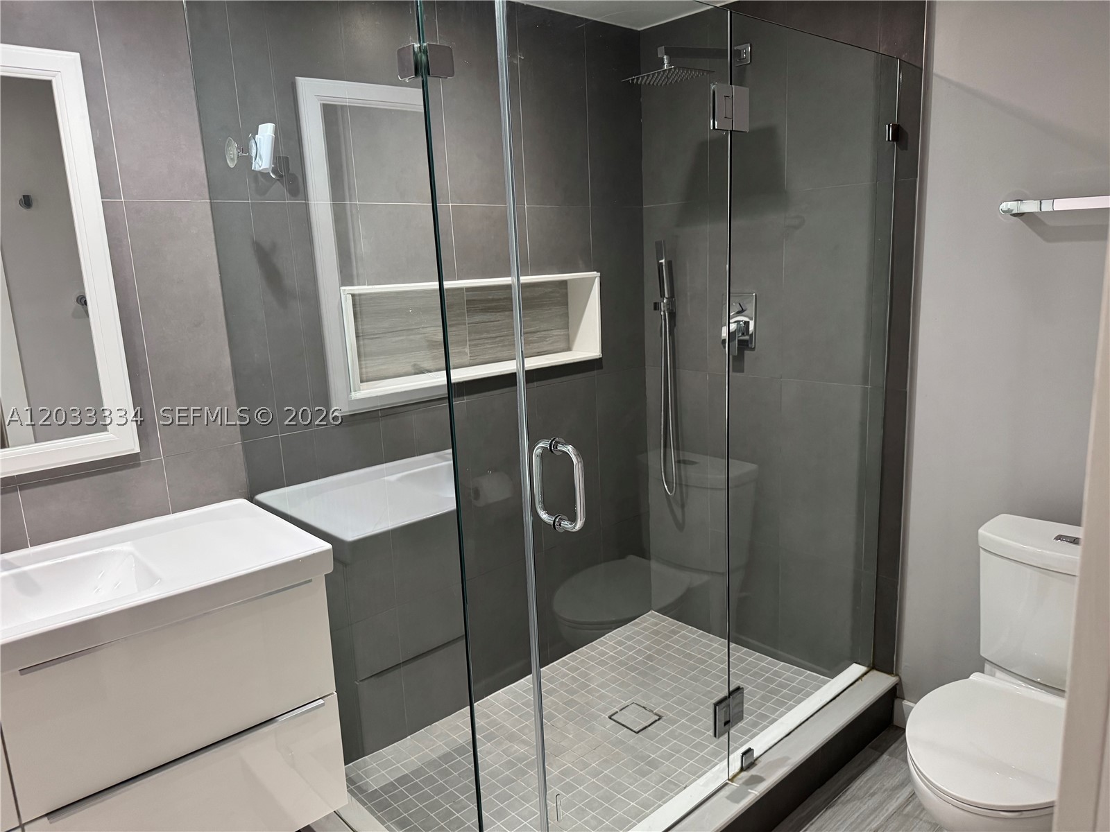 TERRA BELLA - Residential Lease