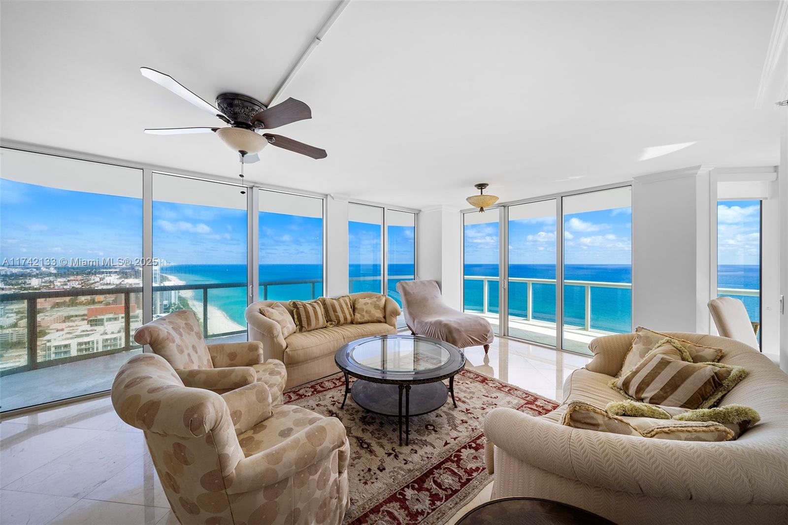 AKOYA CONDO - Residential