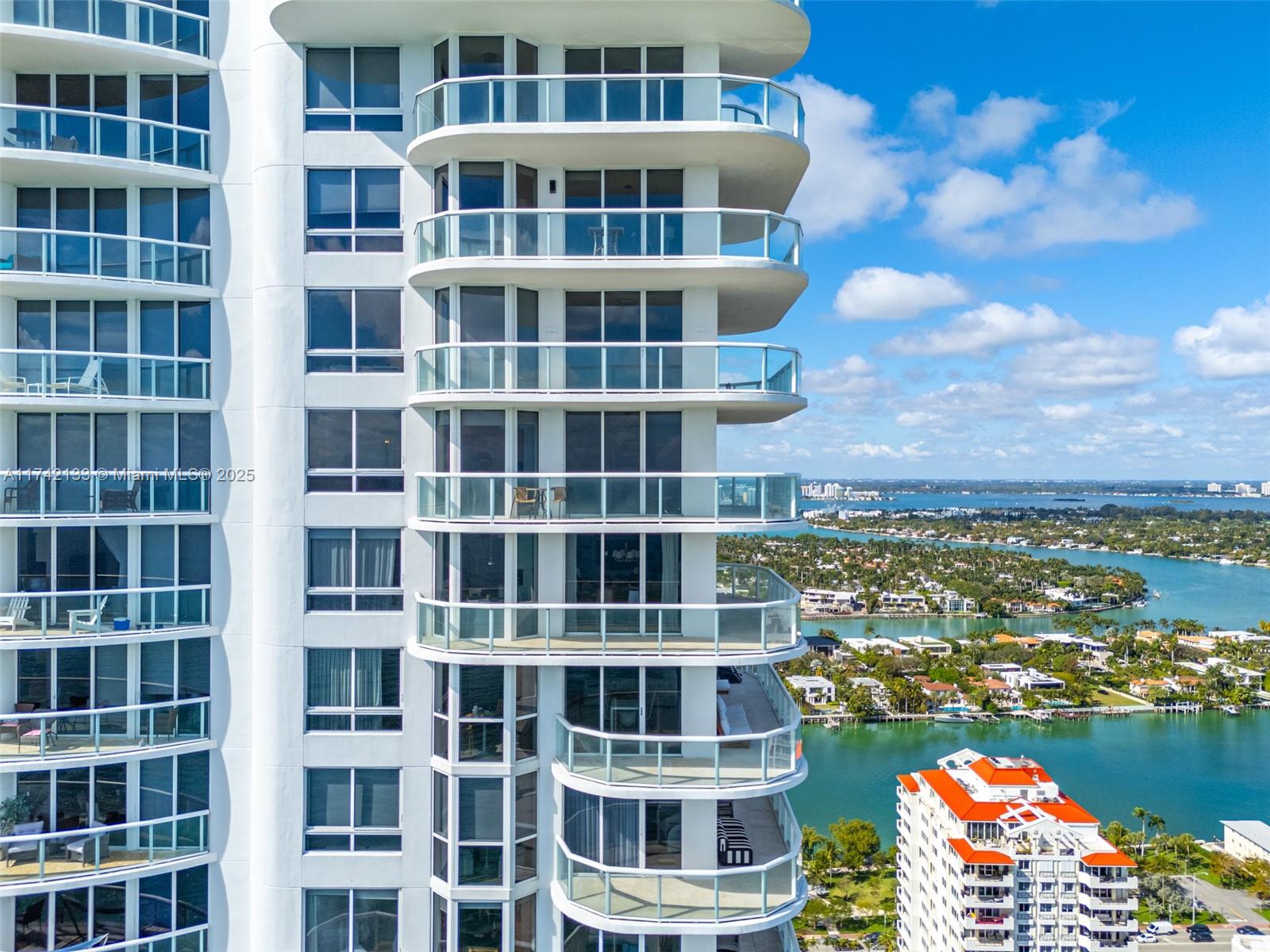 AKOYA CONDO - Residential