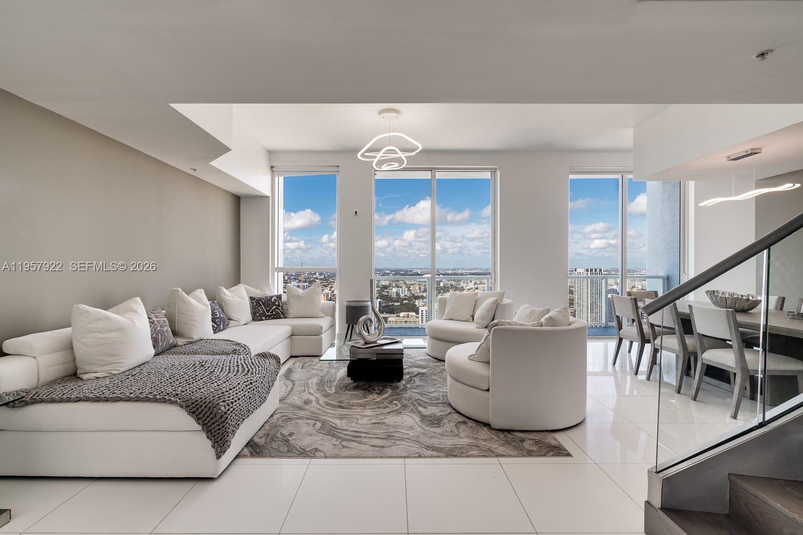 VIZCAYNE SOUTH CONDO - Residential