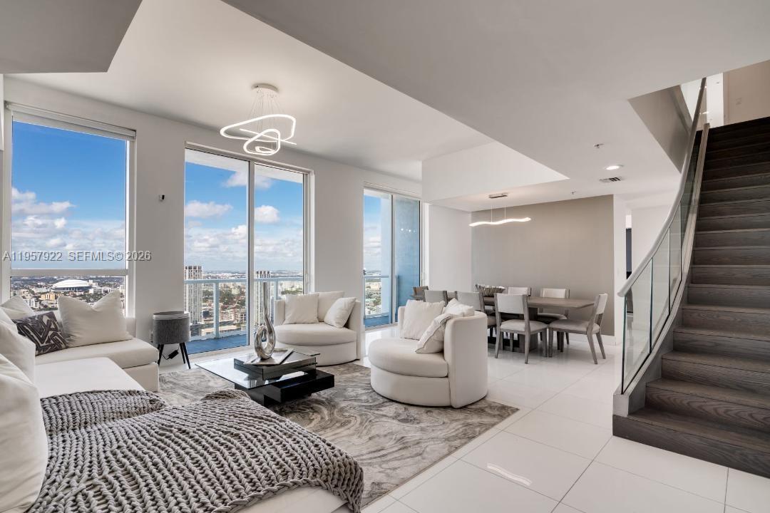 VIZCAYNE SOUTH CONDO - Residential