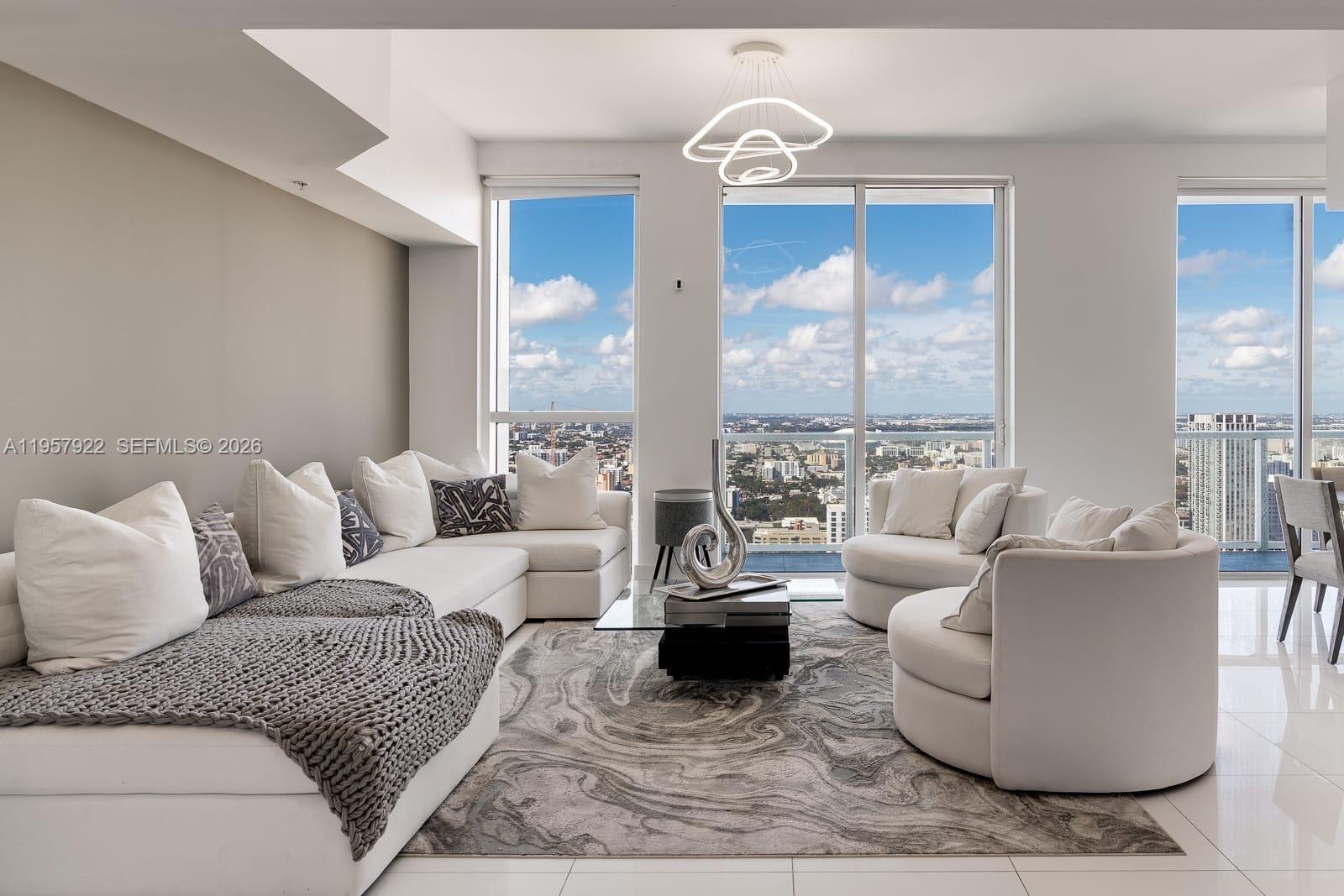 VIZCAYNE SOUTH CONDO - Residential