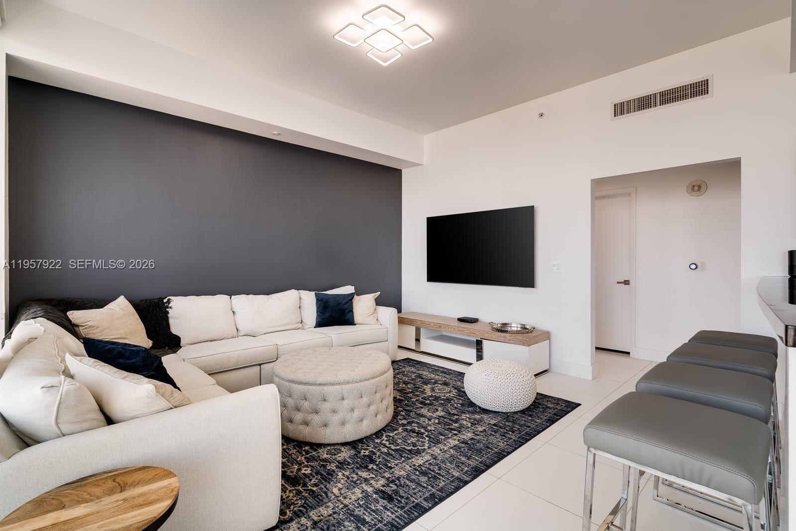 VIZCAYNE SOUTH CONDO - Residential