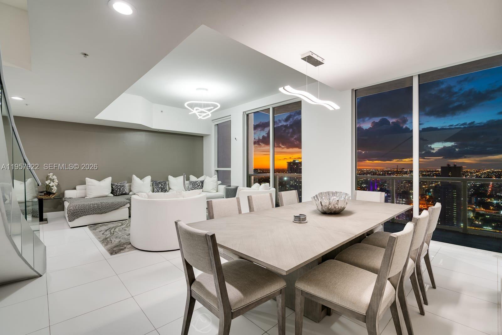 VIZCAYNE SOUTH CONDO - Residential