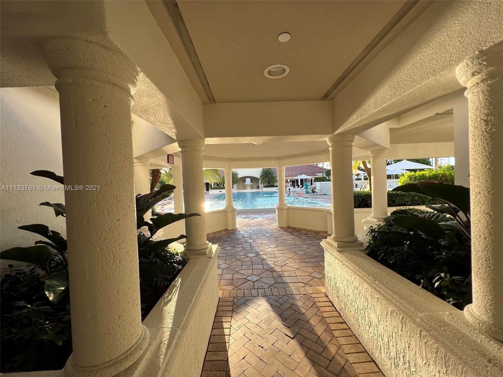 TURNBERRY VLG NO TOWER CO - Residential