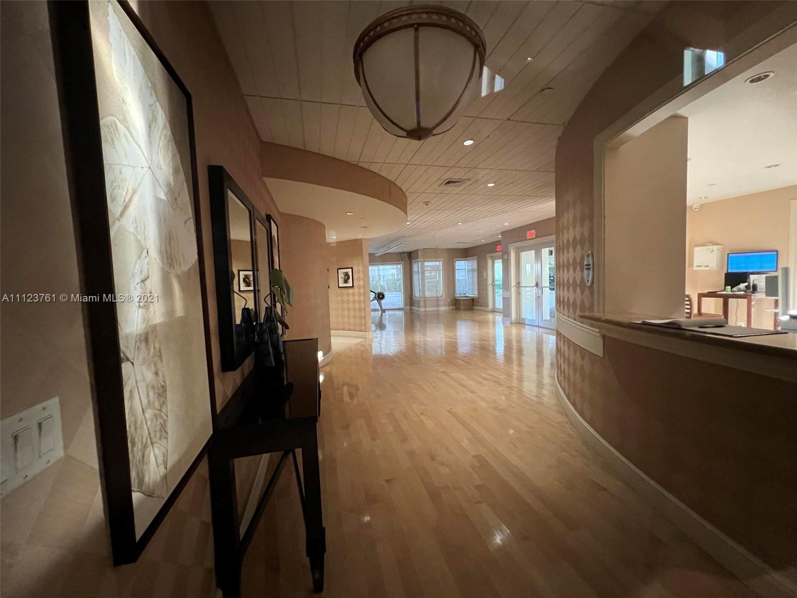 TURNBERRY VLG NO TOWER CO - Residential