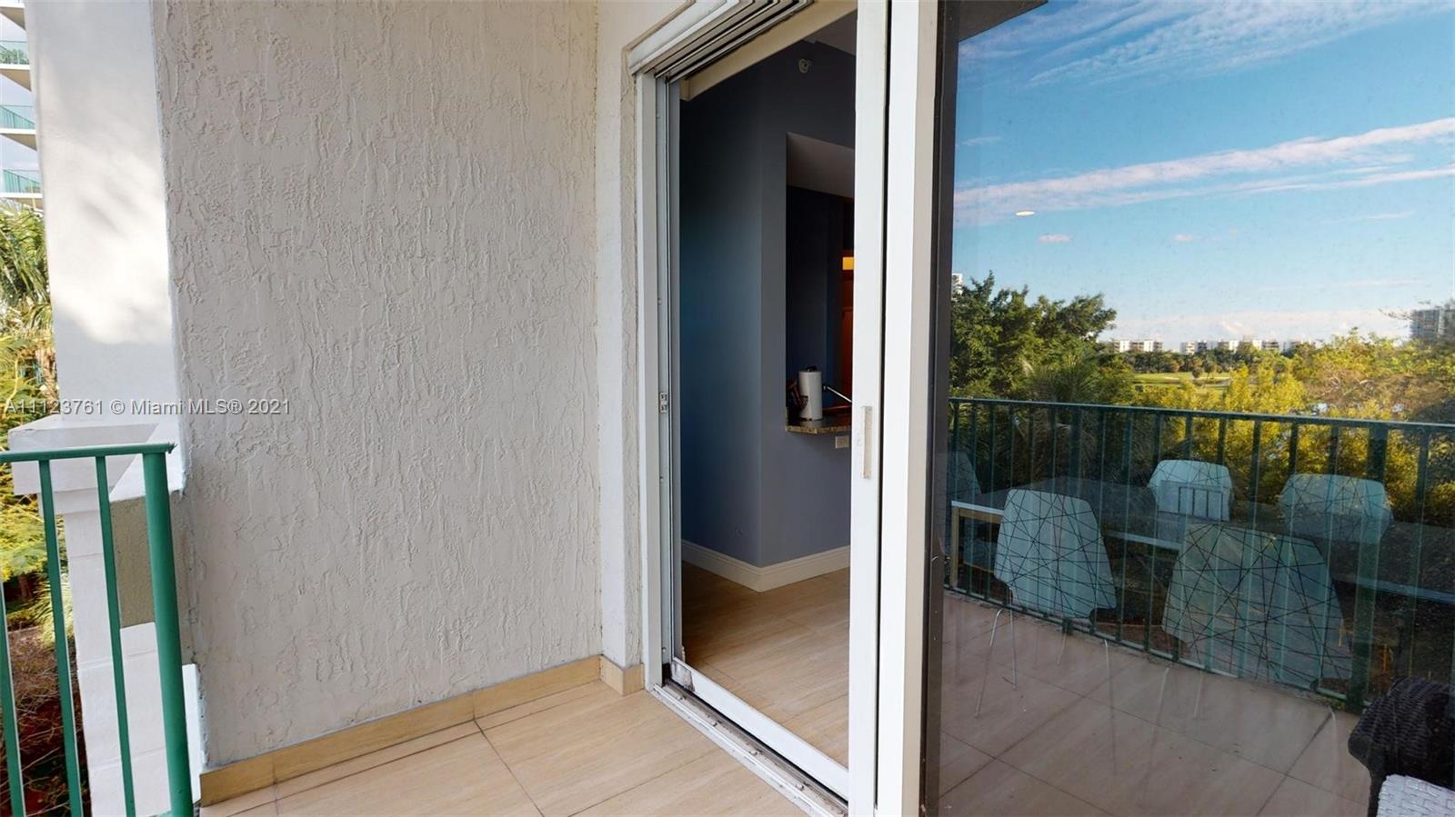 TURNBERRY VLG NO TOWER CO - Residential