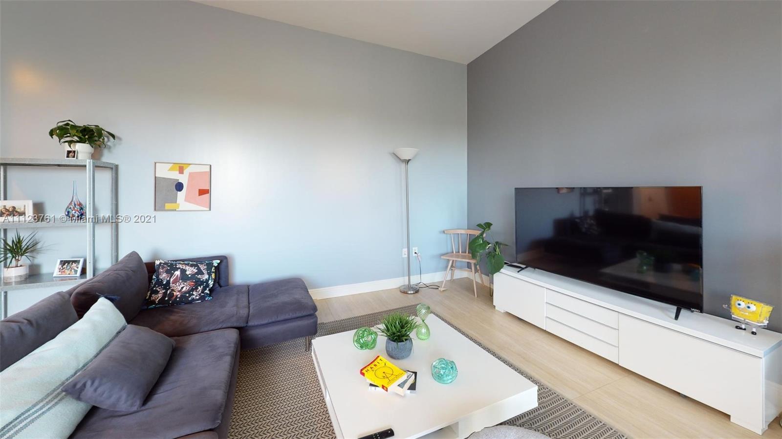 TURNBERRY VLG NO TOWER CO - Residential