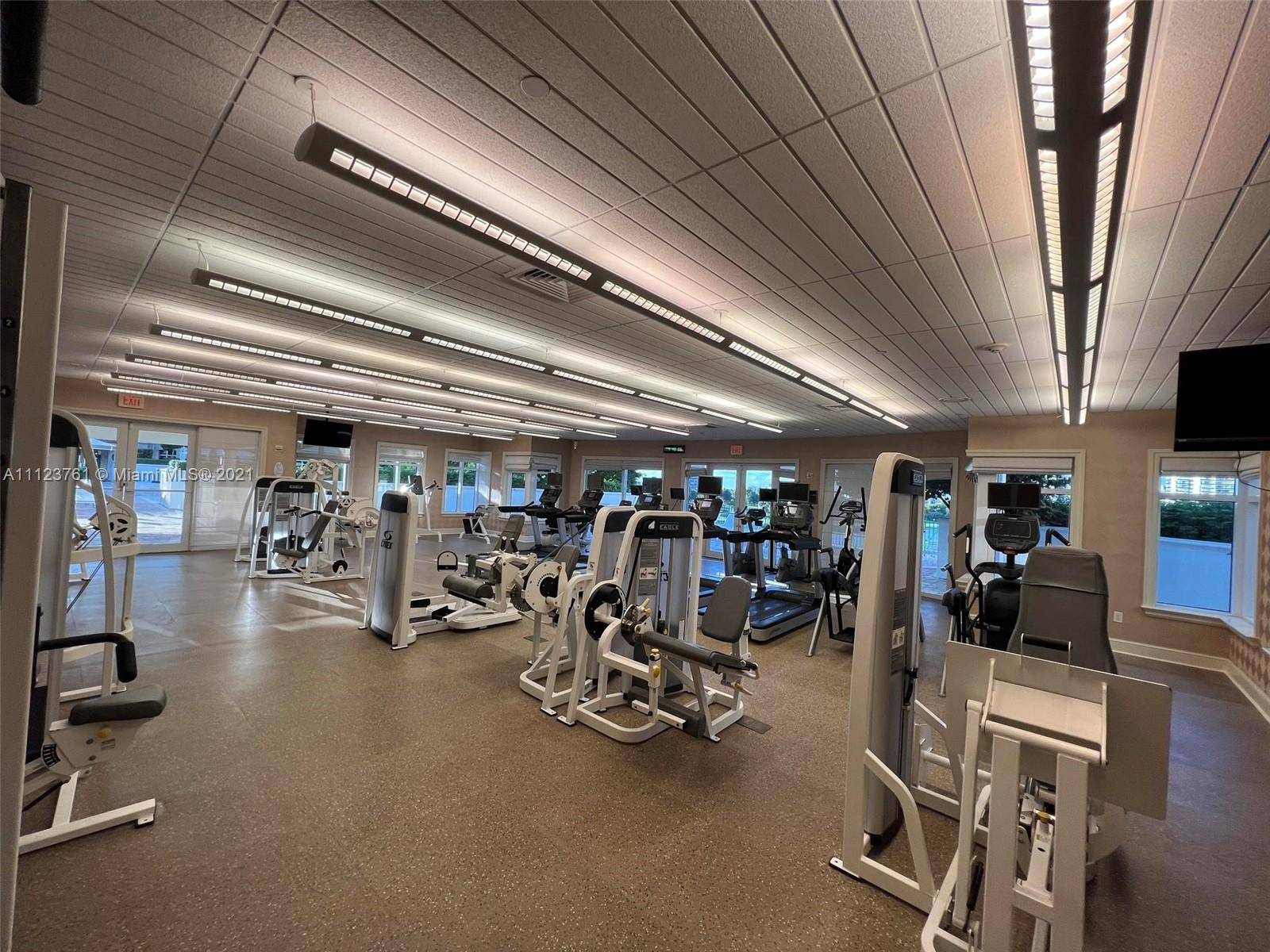 TURNBERRY VLG NO TOWER CO - Residential