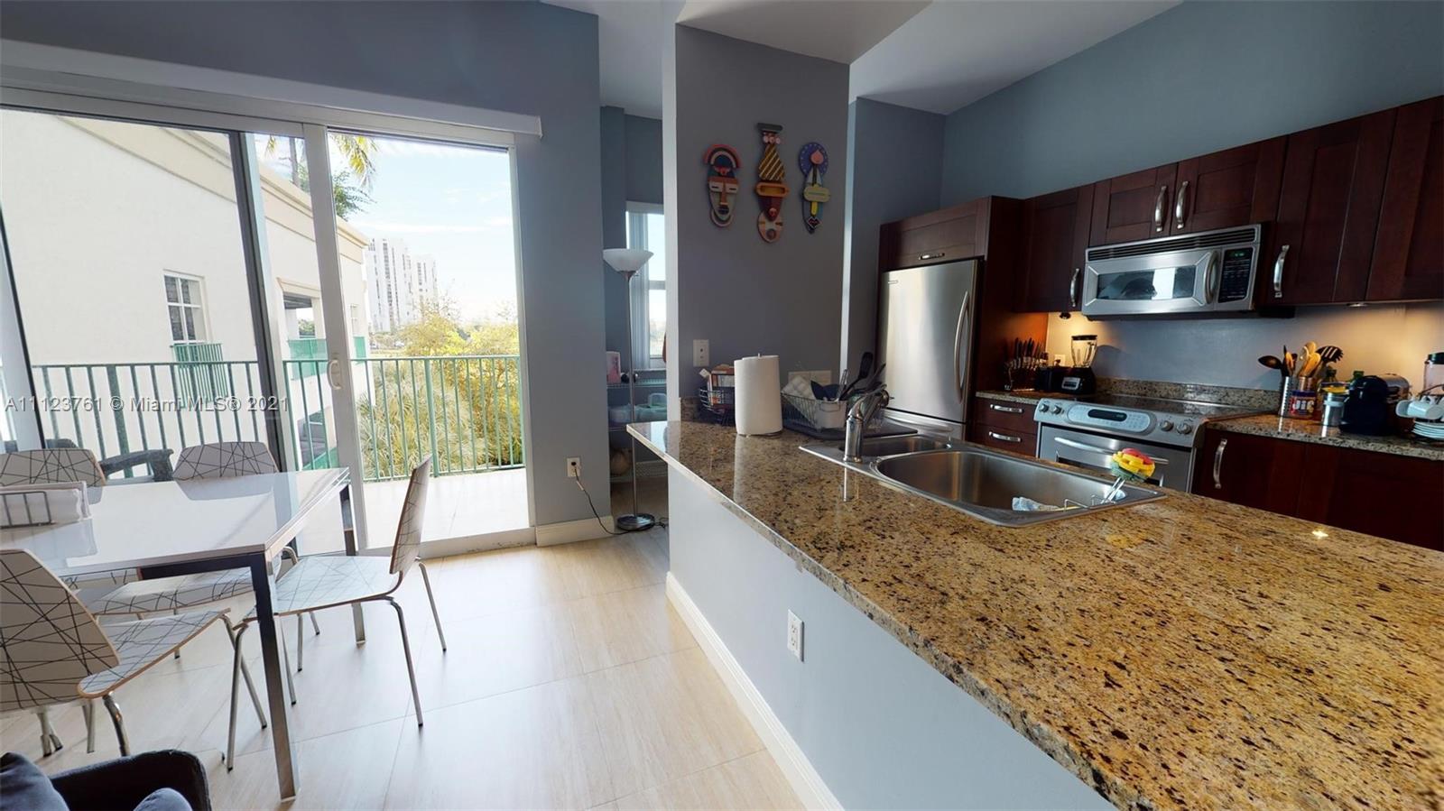 TURNBERRY VLG NO TOWER CO - Residential