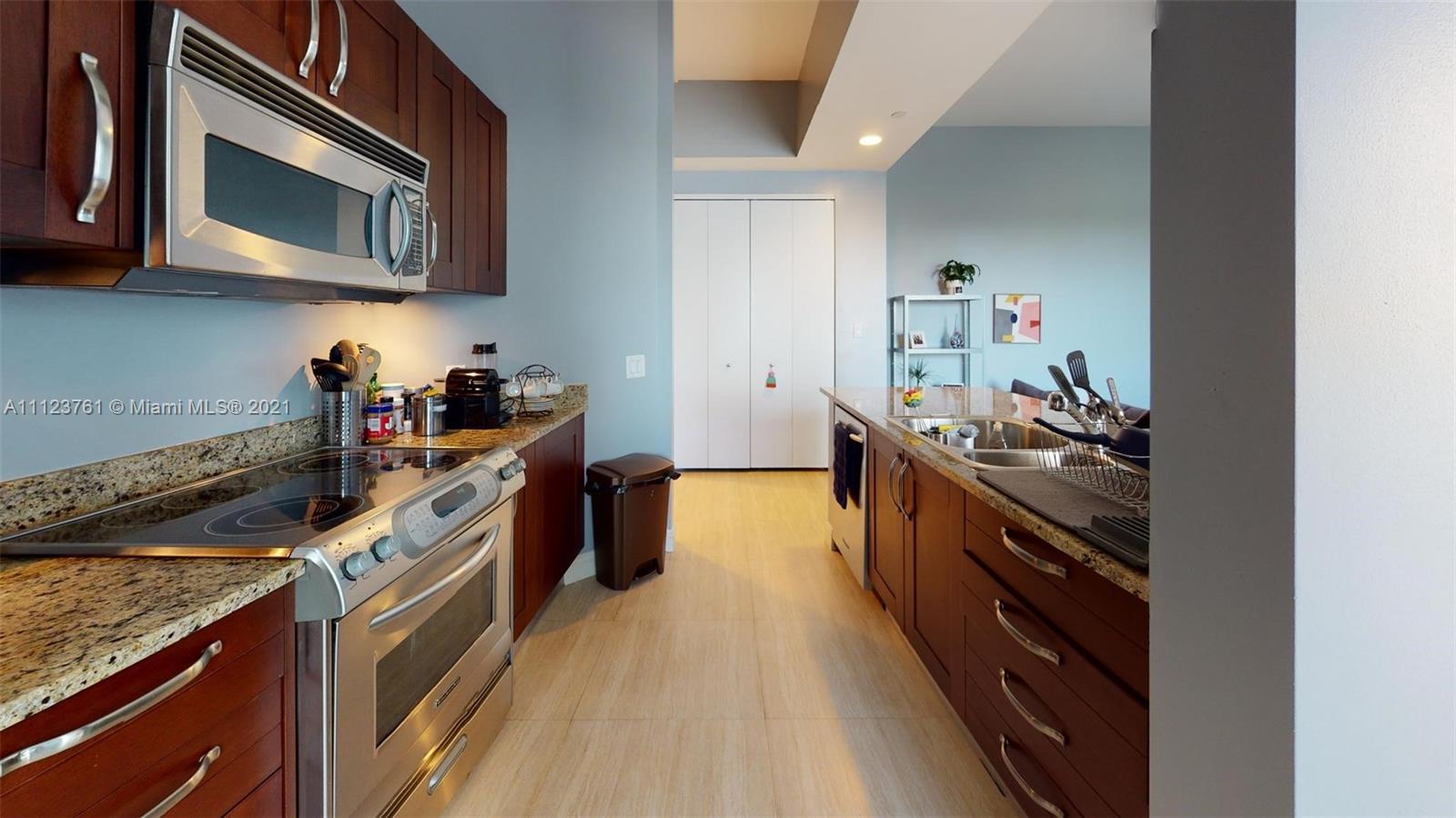 TURNBERRY VLG NO TOWER CO - Residential
