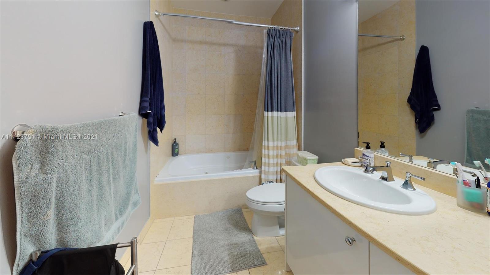 TURNBERRY VLG NO TOWER CO - Residential