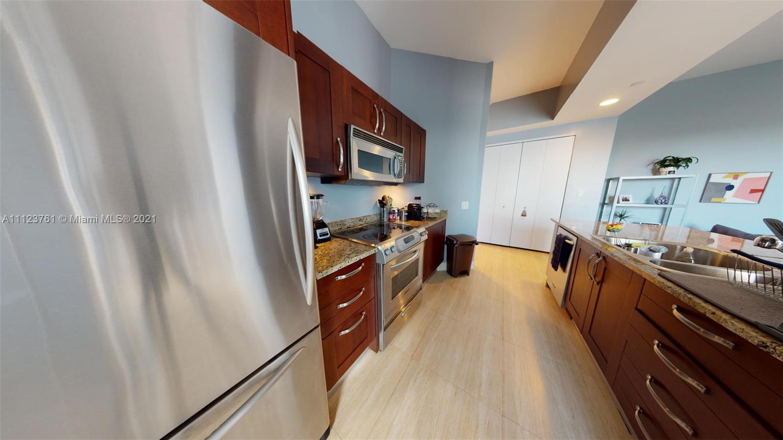 TURNBERRY VLG NO TOWER CO - Residential