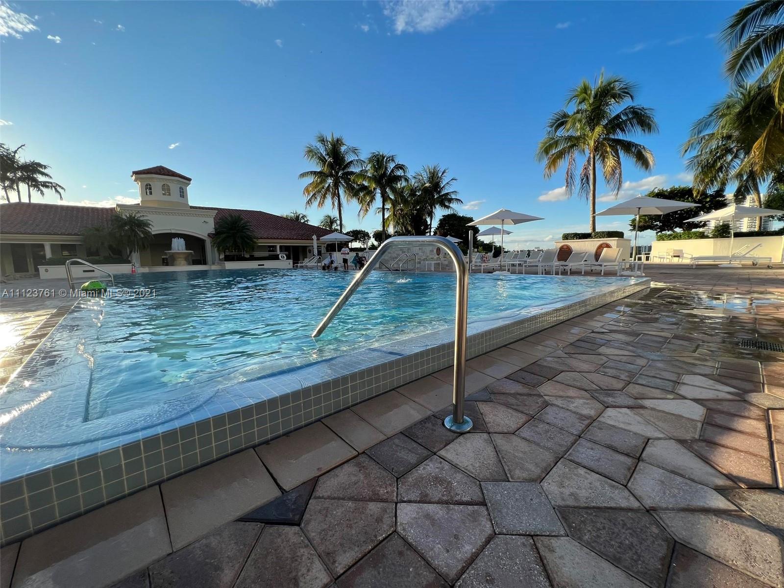 TURNBERRY VLG NO TOWER CO - Residential