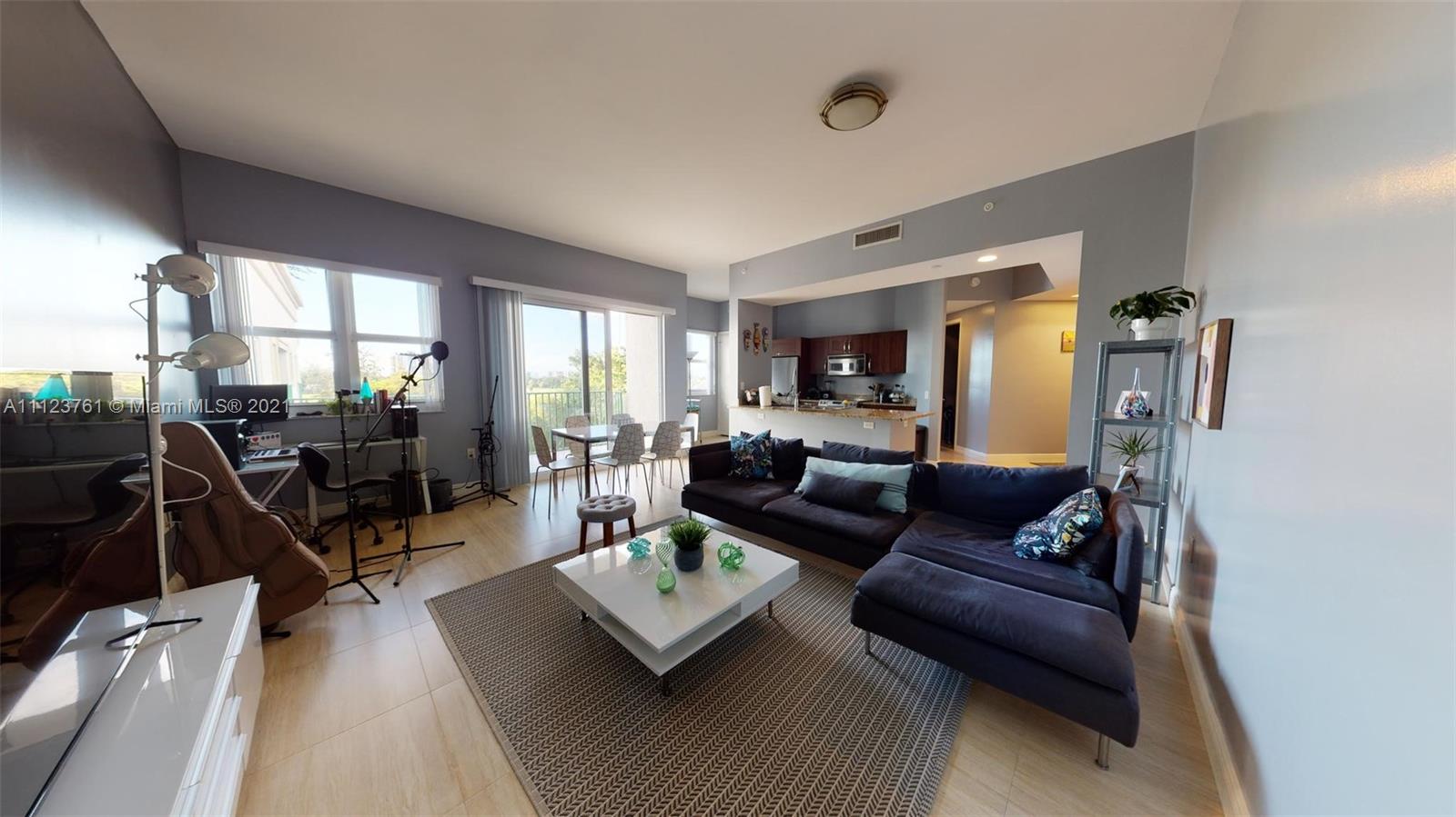 TURNBERRY VLG NO TOWER CO - Residential