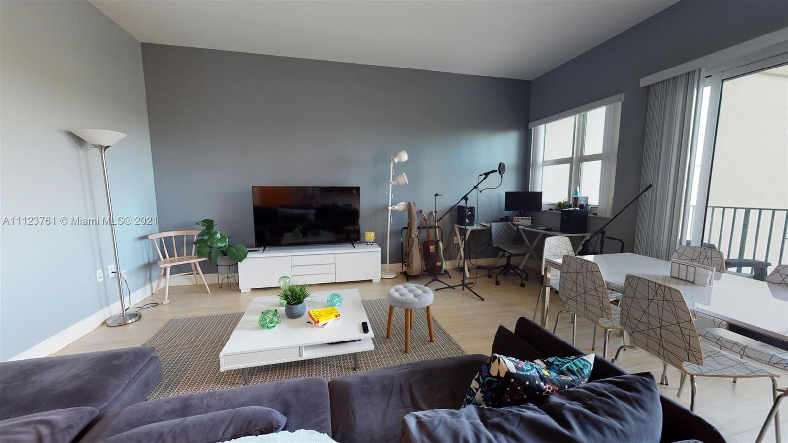 TURNBERRY VLG NO TOWER CO - Residential