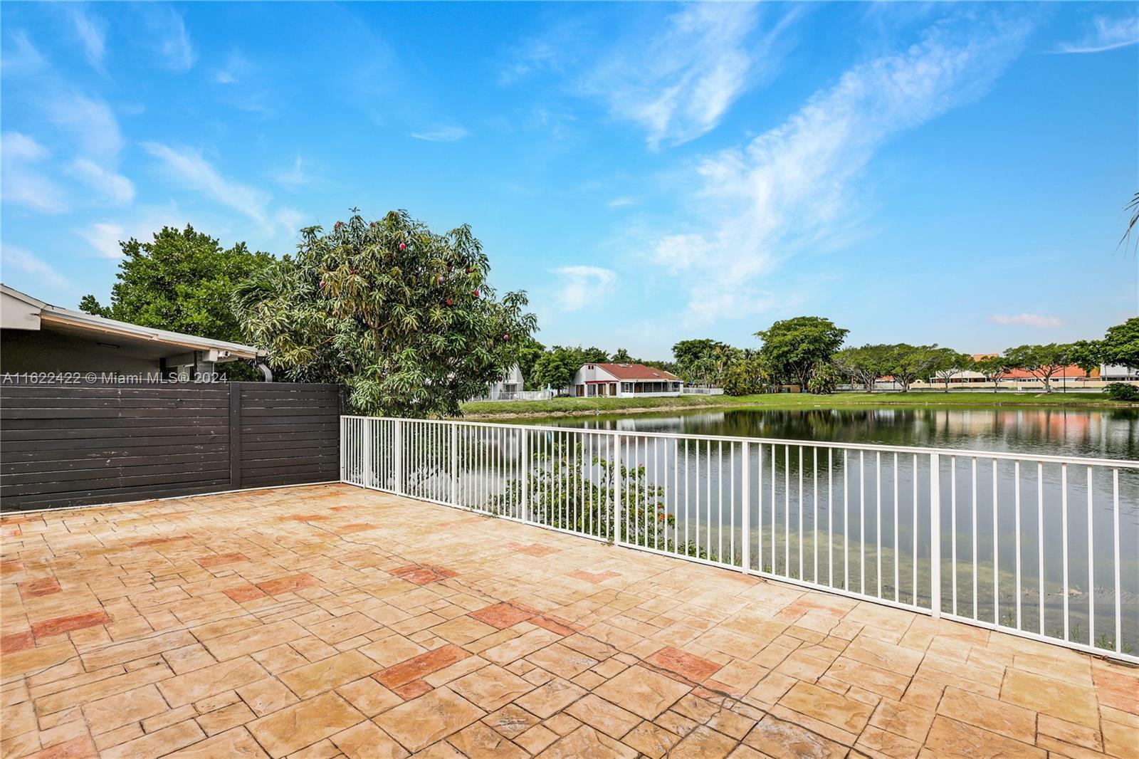 LAKES OF AVALON SEC 3 - Residential