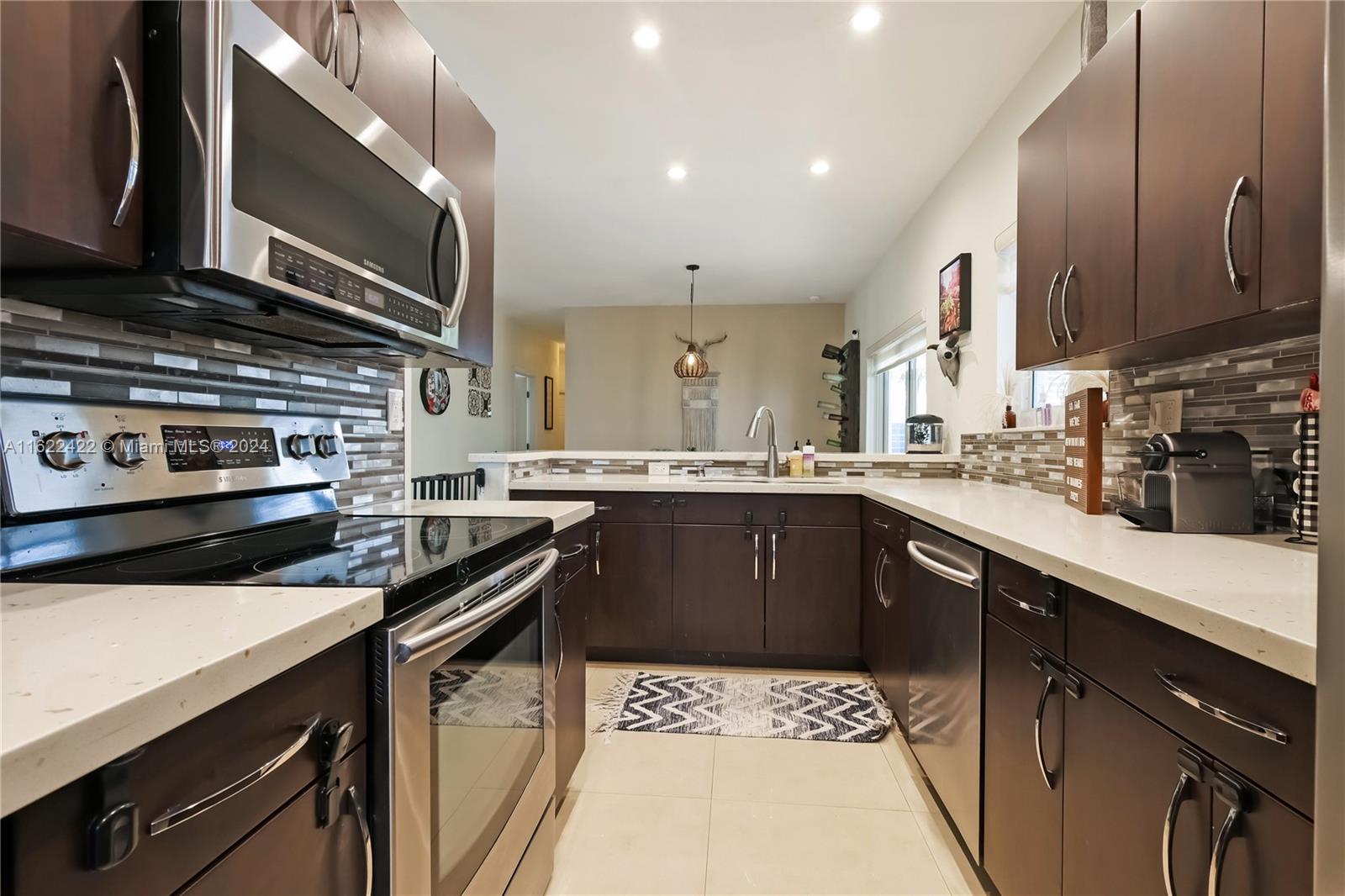 LAKES OF AVALON SEC 3 - Residential