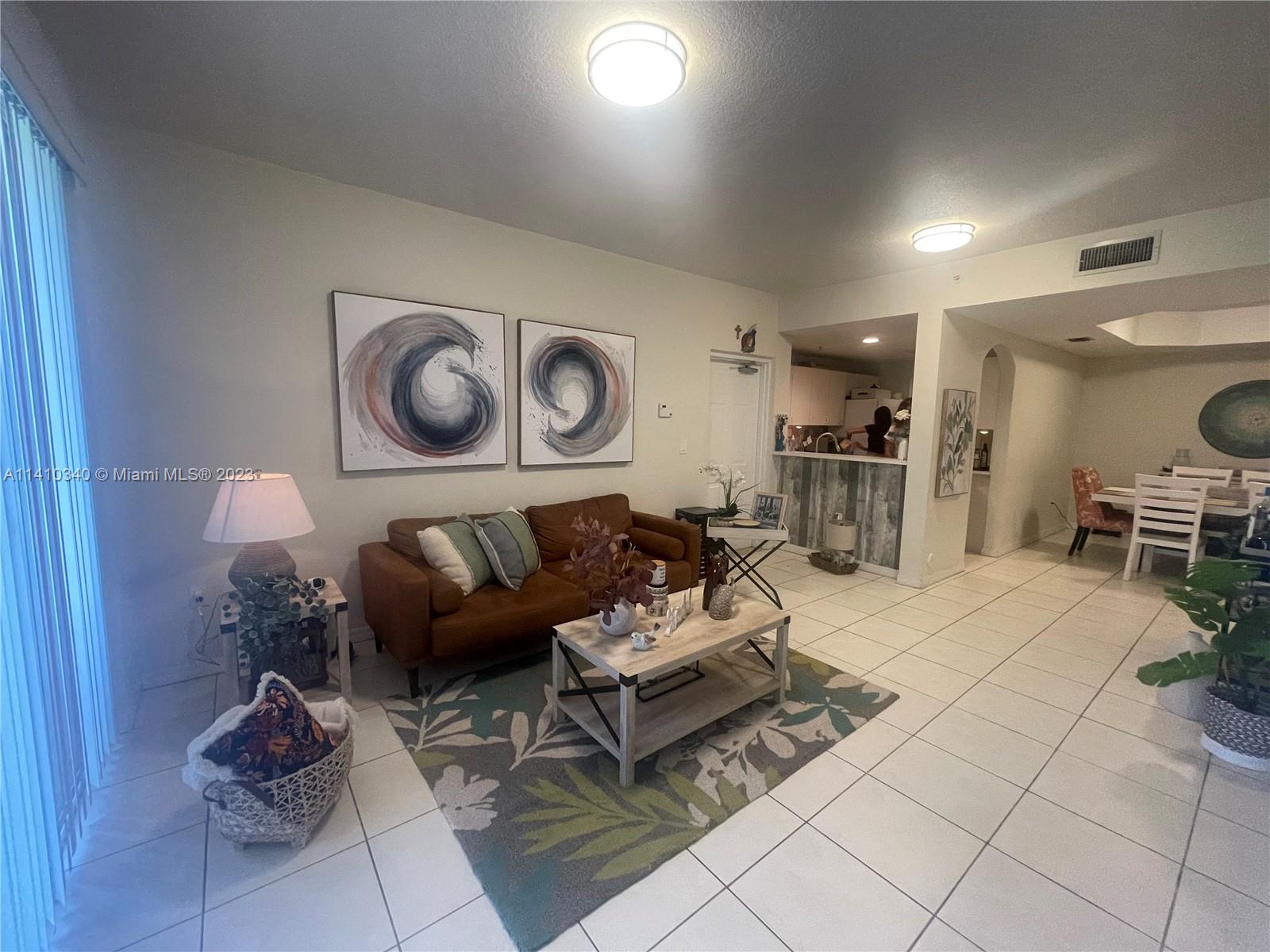 THE COURTS AT DORAL ISLES - Residential Lease