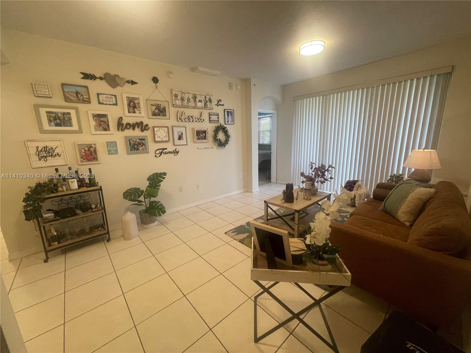THE COURTS AT DORAL ISLES - Residential Lease
