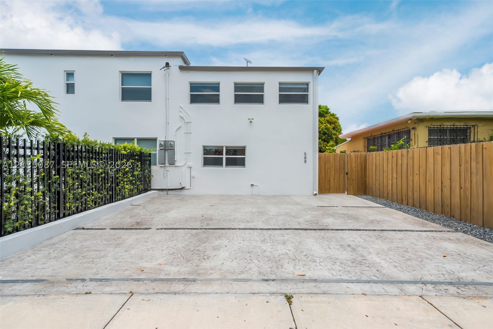 FAIRMONT PARK - Residential Income