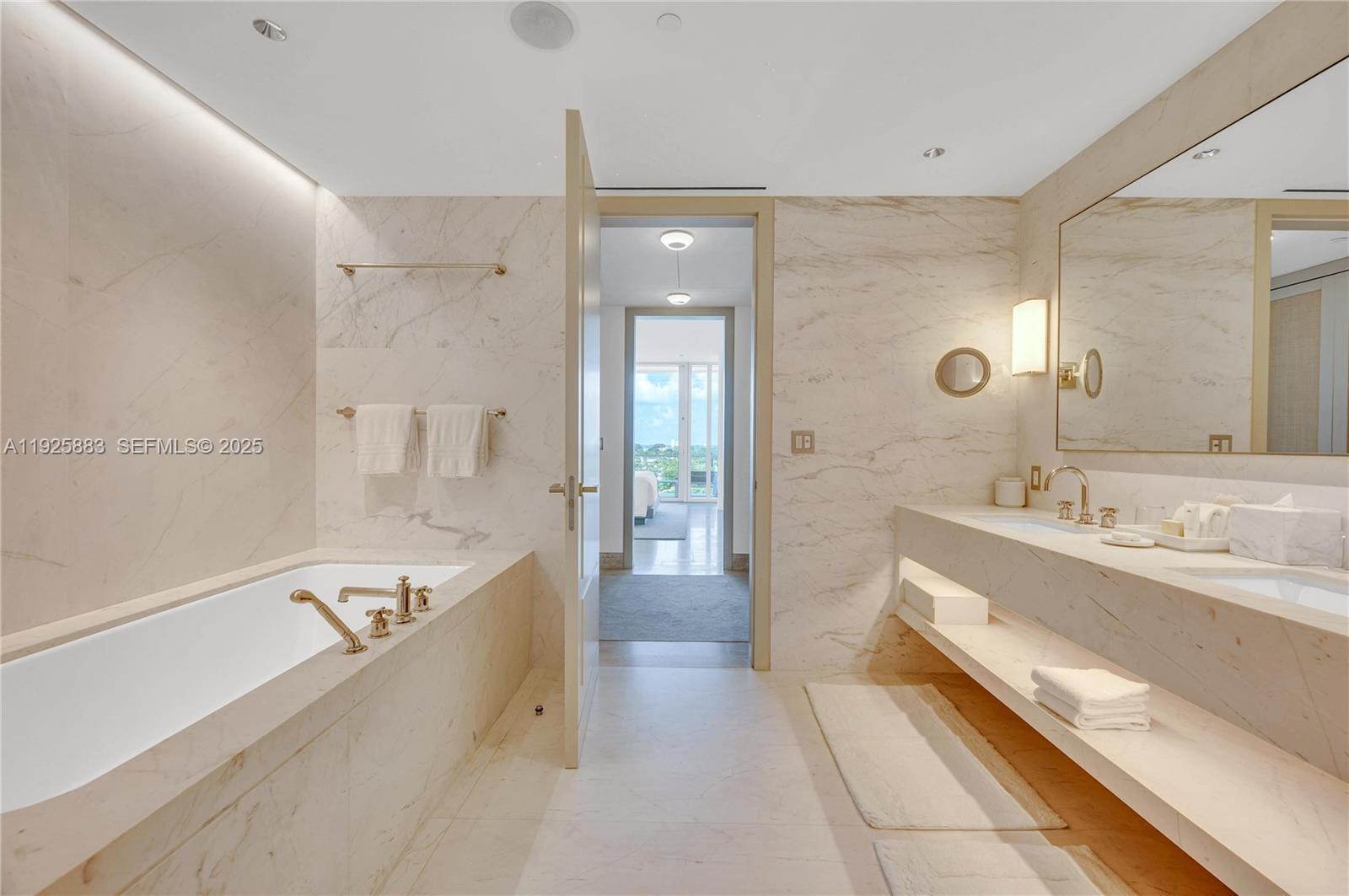 SURF CLUB CONDO - Residential